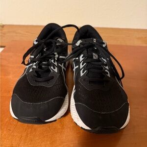 ASICS Gel Contend 8 Black and White Athletic Men's Shoes extra wide
